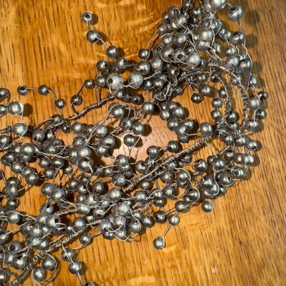 ***POTTERY BARN Pepperberry Garland RARE Silver Pewter Color Beads Metal Wi… - Picture 4 of 4